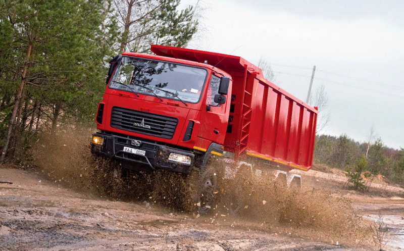 внедорожный самосвал МАЗ для перевозки тяжёлых грузов